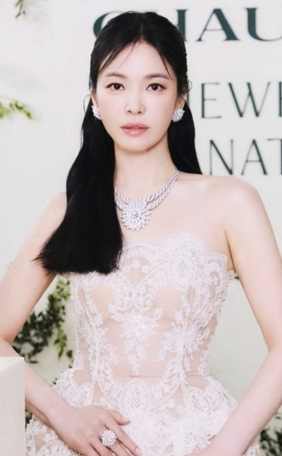 송혜교 1인 소속사 설립 결정! 14년 의리 UAA 결별하고 선택한 파격 행보