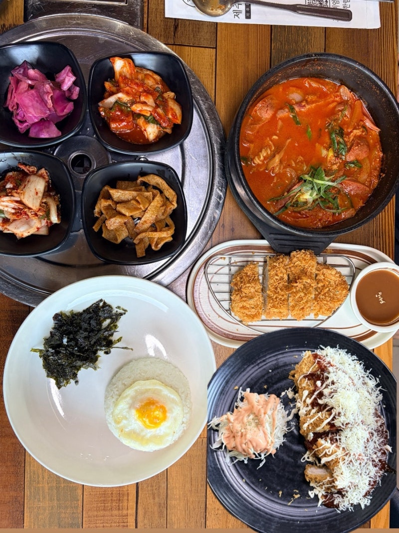 [서산] 고기 부대국밥과 흑돼지 눈꽃치즈돈까스 맛집 제주고기네 서산성연점