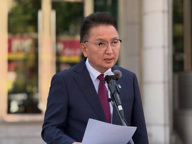 <b>김영환 충북지사</b>, "충북은 반도체 공장 투자 유치에 당장 나서야"