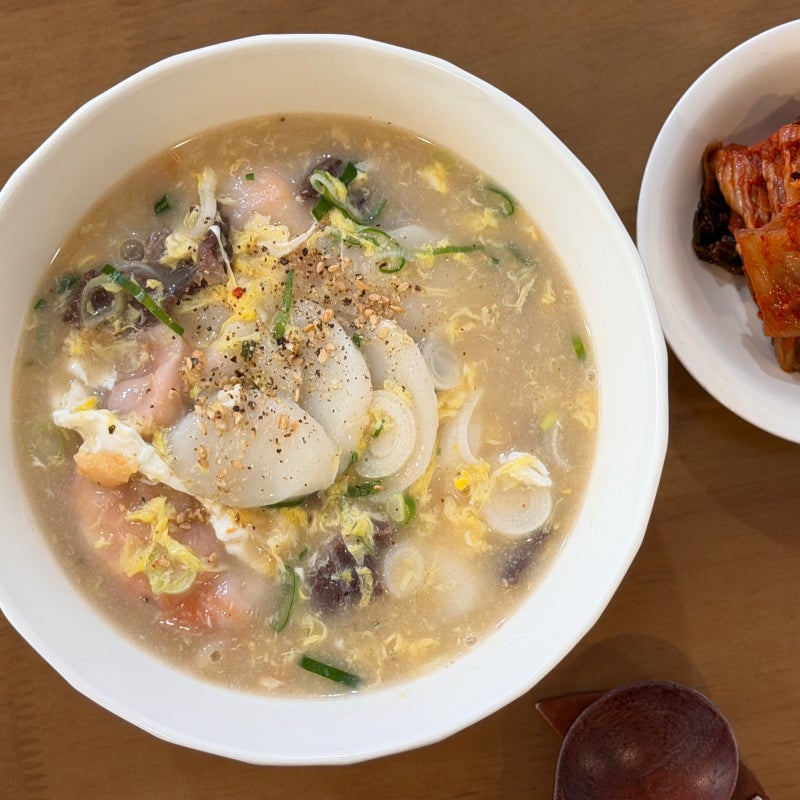 소고기 떡국 끓이는법 사골 떡만두국 2인분 레시피