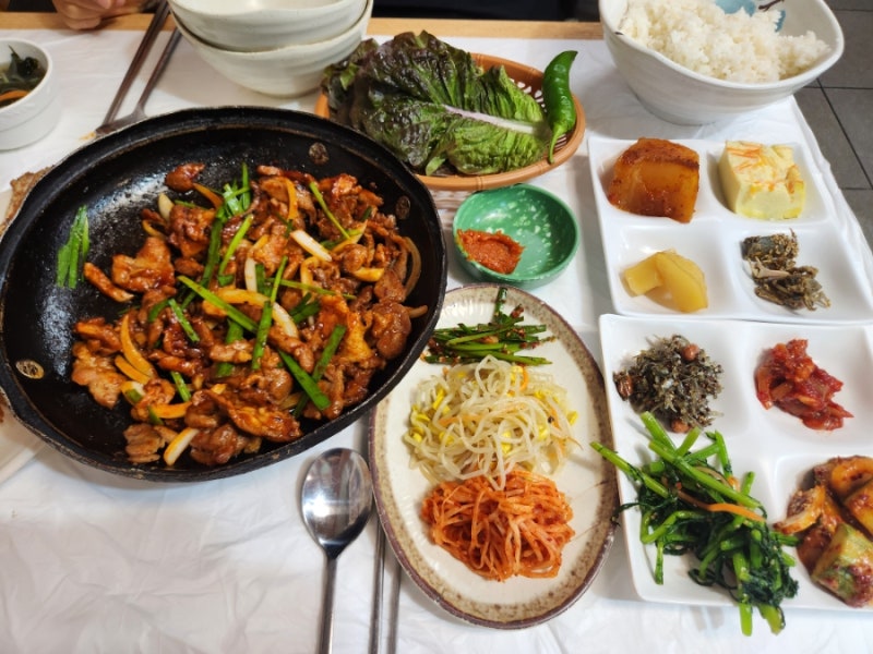 [전남/순천] 순천여행 역대급 가성비 백반 맛집 "거시기 식당" 단돈 만원에 제육, 갈치구이, ....