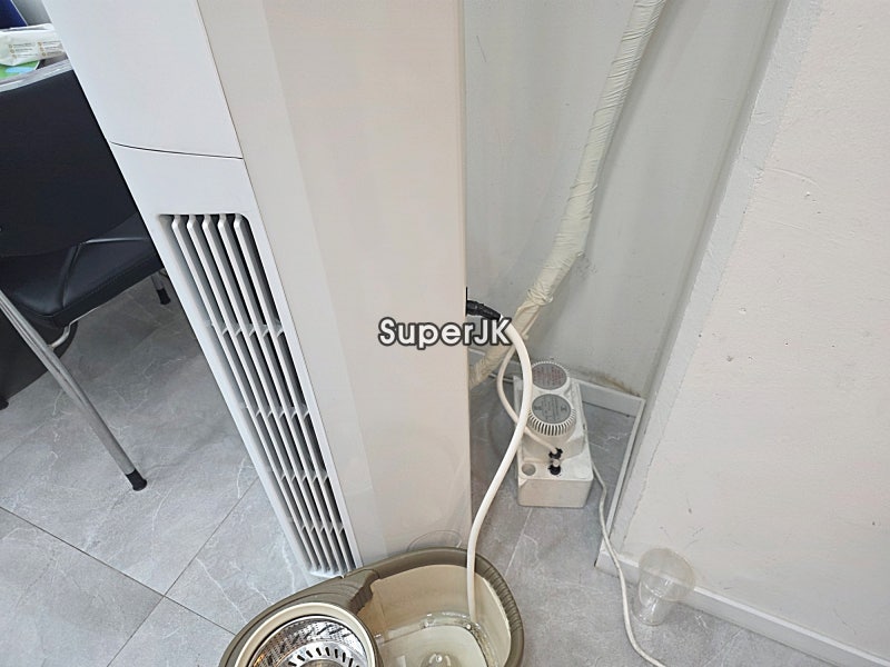 스탠드 에어컨 물 넘치면 배수펌프 수리 교체 하세요.