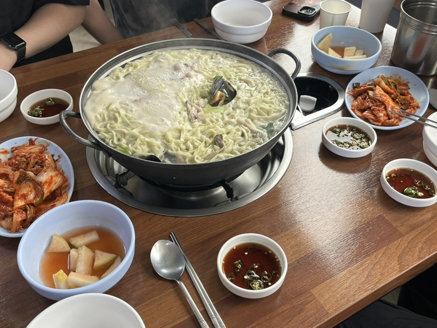 삿갓봉 뽕잎해물칼국수 사진 4