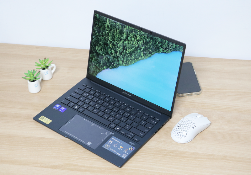 AI 기능을 탑재한 가벼운 노트북 ASUS 젠북 14 UX3405CA 리뷰