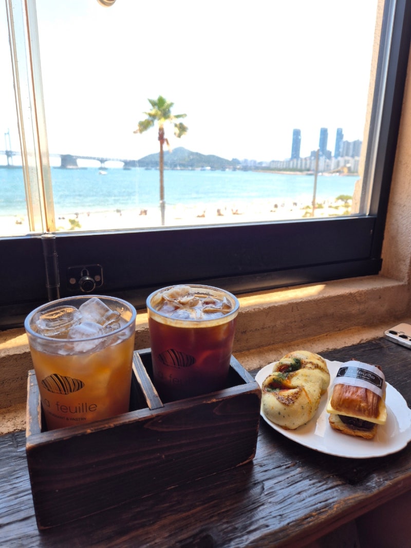 광안리 해수욕장 오션뷰 카페 라푀유 광안점 부산 베이커리 맛집 추전