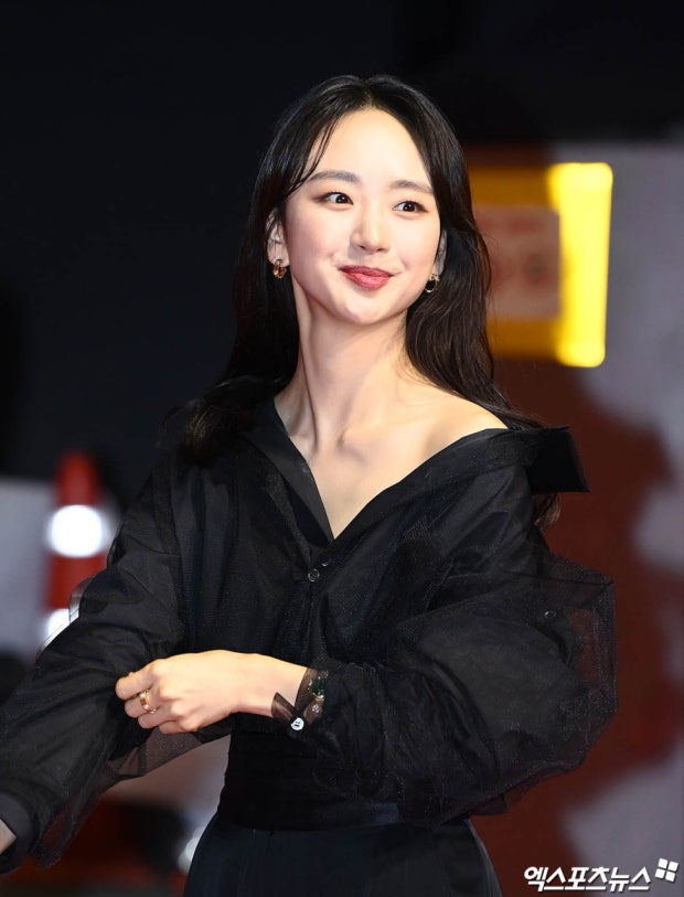 배우 원진아 프로필 나이 인스타 필모그래피 출연 작품활동 전참시 전현무 이상형 고백