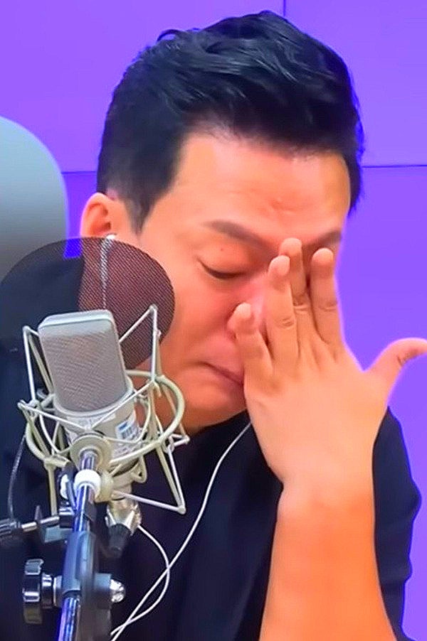 박준형, "안타까운 눈물..ㅠㅠ" 마지막 라이브서 오열한 이유.. 두시만세 종영..