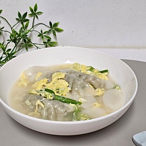 사골육수 떡만두국 레시피 맛있게 끓이는 법
