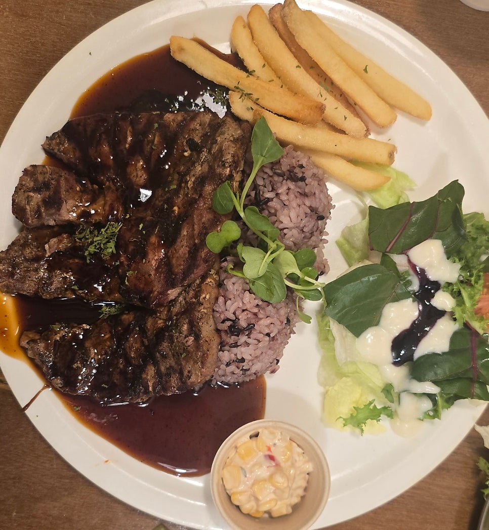 라라코스트 부천역점 사진 5