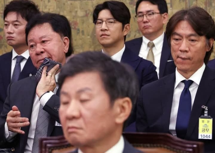한국<b>축구</b> 월드컵 32강 탈락, 부패한 축협과 무능한 <b>감독</b>의 합작품