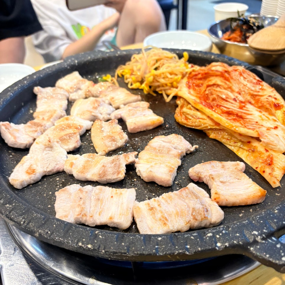만월회관 메리그라운드향동점 사진 1