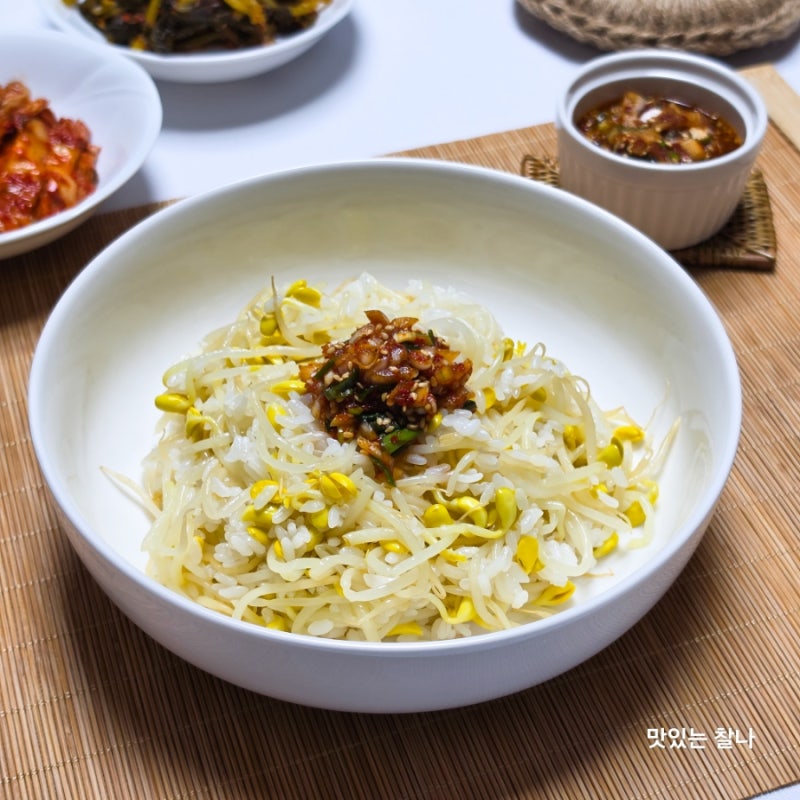 찬밥 활용 간단 콩나물밥 만들기 짜지 않은 양념장이 포인트