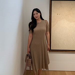 라플리 플리츠원피스 추천, 여름 데일리룩으로 입기 좋은 베이지 원피스