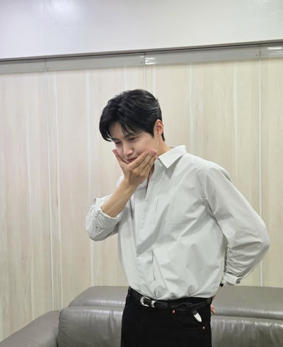 배우 김선호 선행 총정리! 로맨스 킹인 줄 알았는데 실제 반전 성격