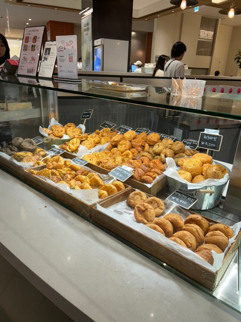 밀가루 없는 빵이 이렇게 맛있다고? 수원 스타필드 리틀바잇모어 후기