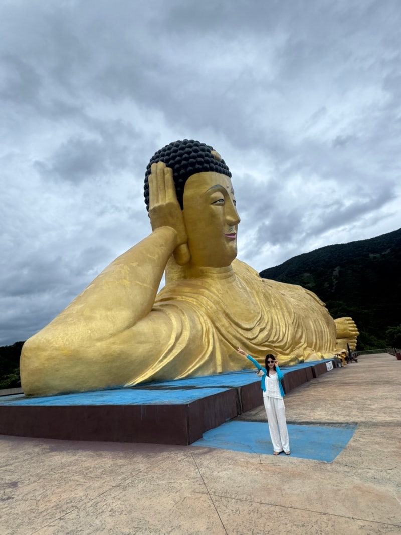 대구 근교 • 밀양 여행 가볼만한 곳 , 세계에서 제일 큰 영산정사 와불상 (주차장ㅇ)