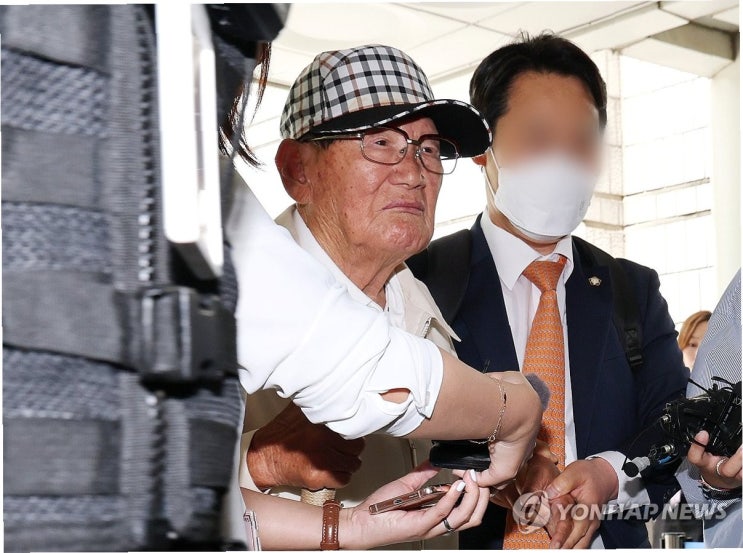 종교계 권력 남용, 신천지 <b>이만희</b> '당원 강요' 혐의 <b>구속기소</b>