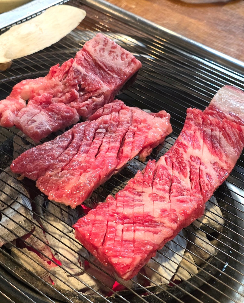 이래도 안먹음? 1인분 1만원대 부산 소갈비 맛집 온천장 태능갈비 생갈비 양념게장 필수