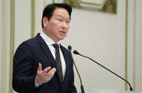 최태원 SK 회장 "반도체에 1100조 <b>투자</b>"…<b>서남권 400조</b>의... 