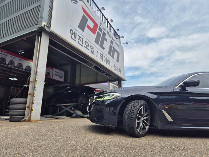 천안 BMW 타이어 교체 5시리즈, 펑크 이후 마모 확인하고 컨티넨탈 올시즌컨택2 스태거드로 작....