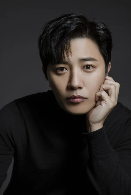 냉혹함 뒤에 숨은 애처로움… '신입사원 강회장' 강재성이 남긴 진구의 새로운 얼굴