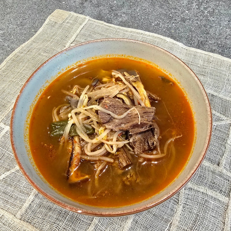 국물 맛이 끝내주는 소고기 양지 육개장 레시피