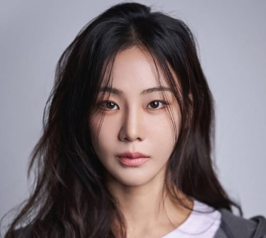 맨 끝줄 소년 가정부 '민희누나' 그 배우는 누구? 배우 한지은 프로필