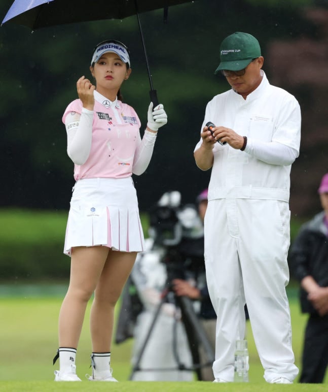 골프 선수 박현경 프로 프로필 키 나이 2026년 JLPGA 투어 어스 몬다민컵 우승 상금 아버지