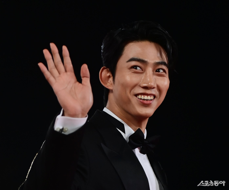 옥택연이 새신랑이 된 뒤 사극 복귀로 보여준 근황, 결혼보다 더 또렷하게 읽힌 건 일로 돌아....