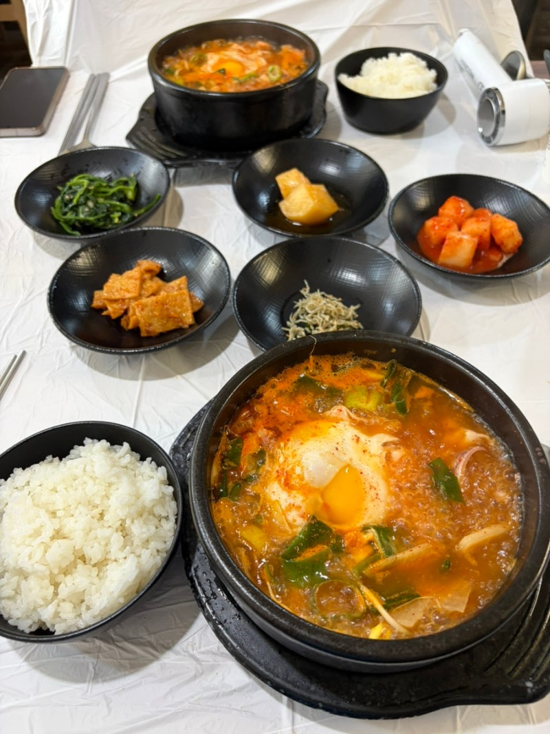 속초 중앙시장 근처 맛집 아침식사 가능한 풍년식당 오징어해장국 후기 주말 웨이팅