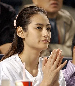모두가 뜯어말린 21살의 결혼.."인생이 송두리째 바뀐 충격 반전"