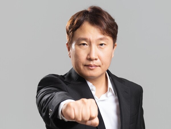 YTN 라디오에 이동형 작가 복귀… ‘대통령이 일 잘하게끔’ 동기와 영포티 발언·과거 논란 ....