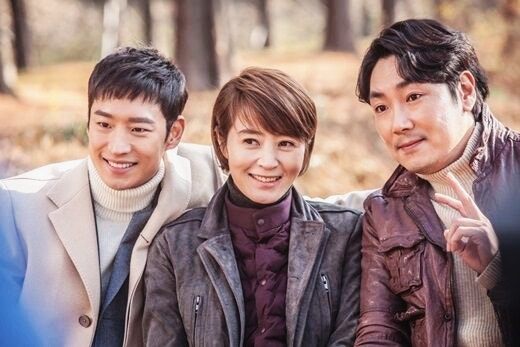 시그널2 조진웅 11월 공개설에 tvN 입장은? 연락두절이라는 소년범 최근 근황까지