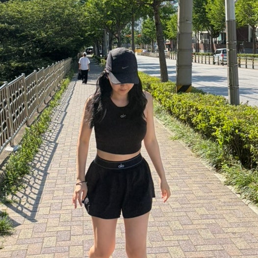 알로(alo) 반바지 매치포인트 쇼츠 러닝 팬츠 사이즈 추천