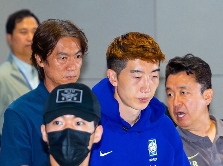 조현우 앞세우고 <b>귀국</b>한 <b>홍명보</b>... 대한축구협회장 선거에 나온다?