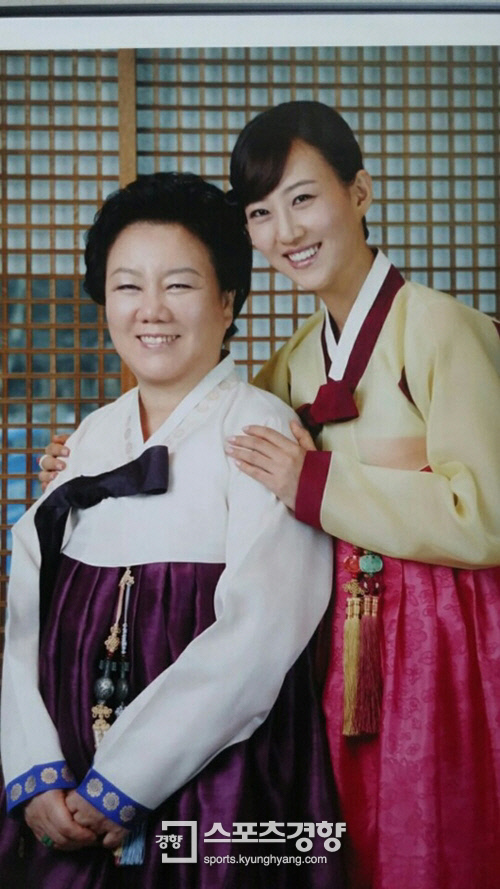 <b>장윤정 엄마</b> 육흥복 남동생 10억 빚 ,사기 구치소 수감 근황