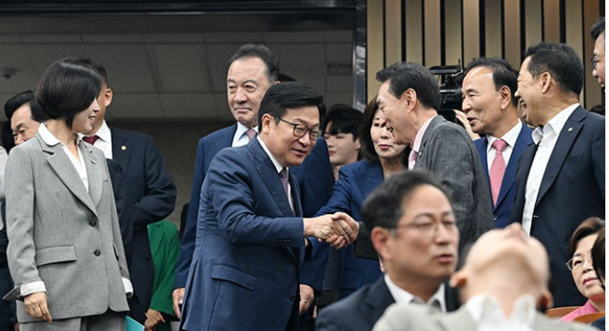 국힘 "법사위원장 반환 없으면 협상 없다"…18개 <b>상임위원장</b>... 