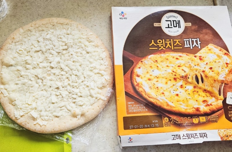CJ 고메 스윗치즈피자 후기! 토핑 추가하니 더 맛있어요