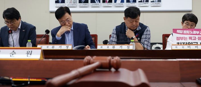 법정시한 넘긴 <b>최저임금</b> 심의…<b>수정안</b> 제출 앞두고 신경전