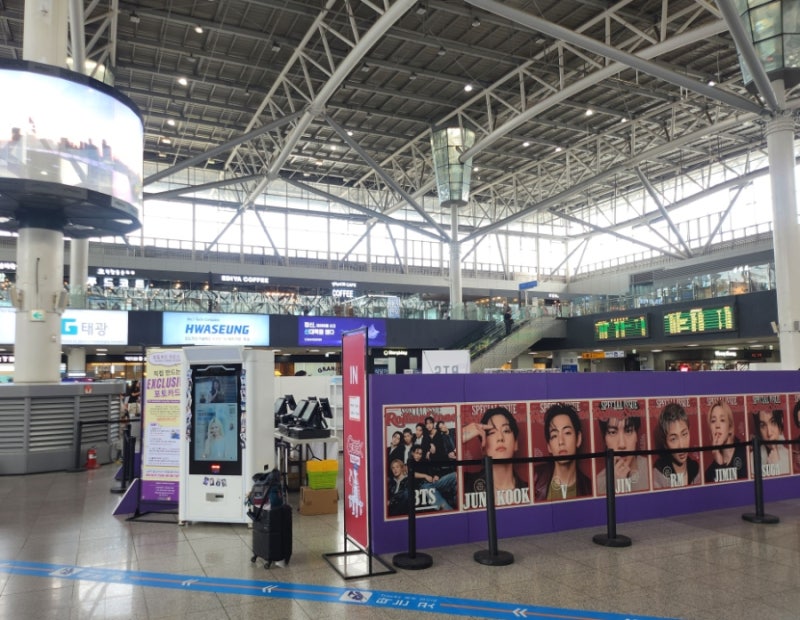 BTS 偶像周邊商品種類與價格總整理 (2026年7月) | SEVENTEEN 周邊快閃店日程與營業時間