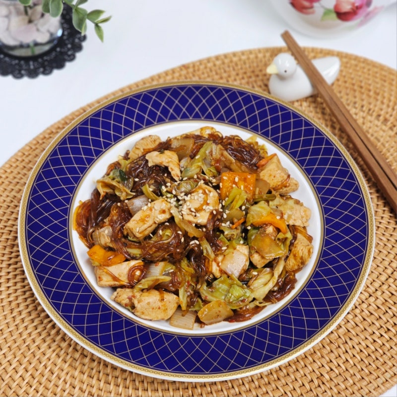 매콤찜닭맛 컵누들의 변신 닭가슴살로 즐기는 초간단 다이어트 찜닭 레시피