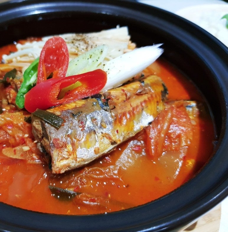 꽁치 통조림의 대변신! 누구나 쉽게 만드는 얼큰한 꽁치김치찌개 황금레시피