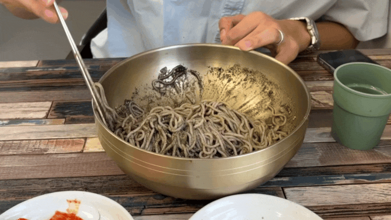 식당/ 제주 표선 메밀국수 맛집, 들기름면과 들깨칼국수가 맛있는 메밀밭에가시리 본점 *내....