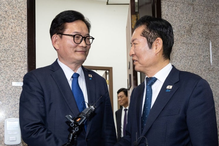 <b>송영길 정청래 설전</b> 노무현 적통 논란