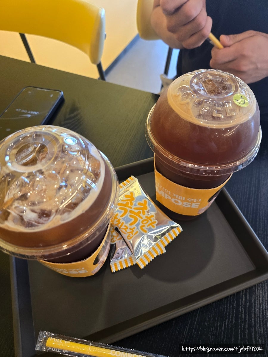 컴포즈커피 광주평동점 사진 5