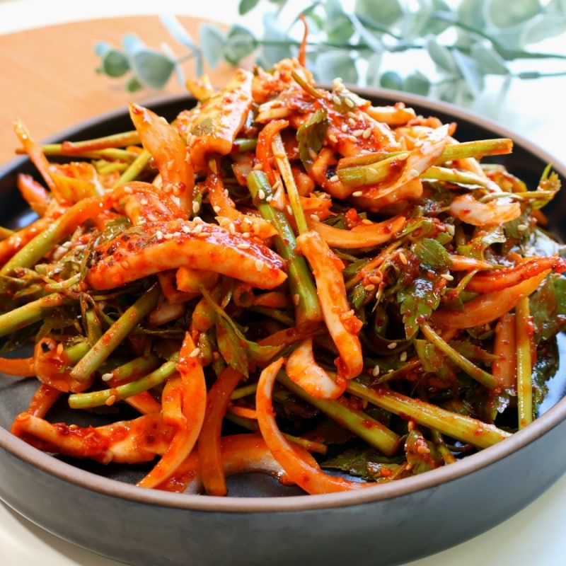 미나리초무침 | 오징어 넣어 더 맛있는 새콤달콤 저녁 반찬