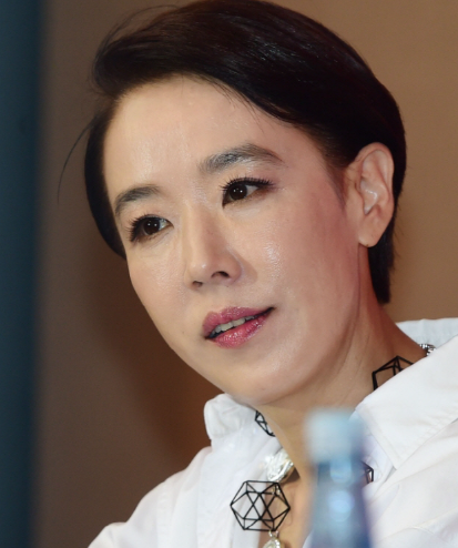 [故 강수연 2주기] 사망 이틀 전 찜질방까지... 이용녀가 밝힌 눈물나는 진실