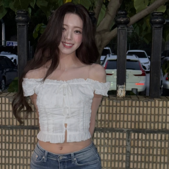 ITZY유나 따라하려다 오히려 레전드 써버린 여가수 청바지핏