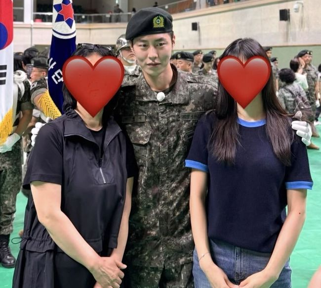 '188cm' 이재욱 군대 수료식, 가족들까지 비주얼 화제