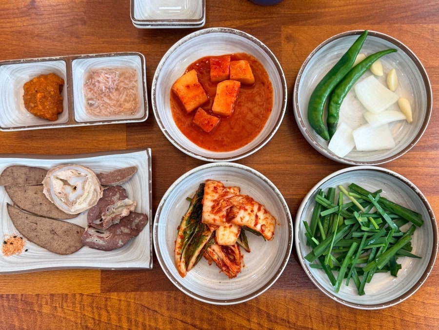 기와집편백돼지국밥 사진 5